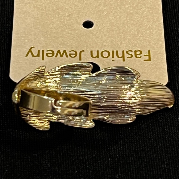 NWT Bulk Wholesale Gold Tone, Rhinestone Feather Leaf-shaped Rings - Picture 5 of 6